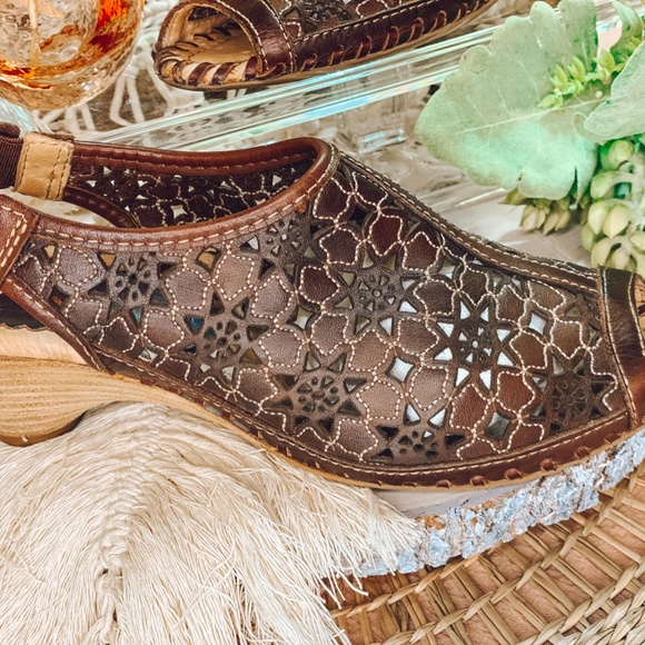 Pikolinos Laser Cut Peep Toe Leather Slingback - Picture 2 of 5